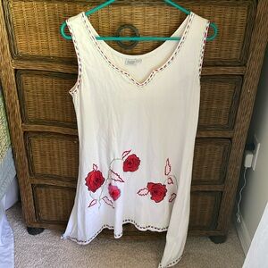 Charming Charlie Sleeveless White Rose Tunic